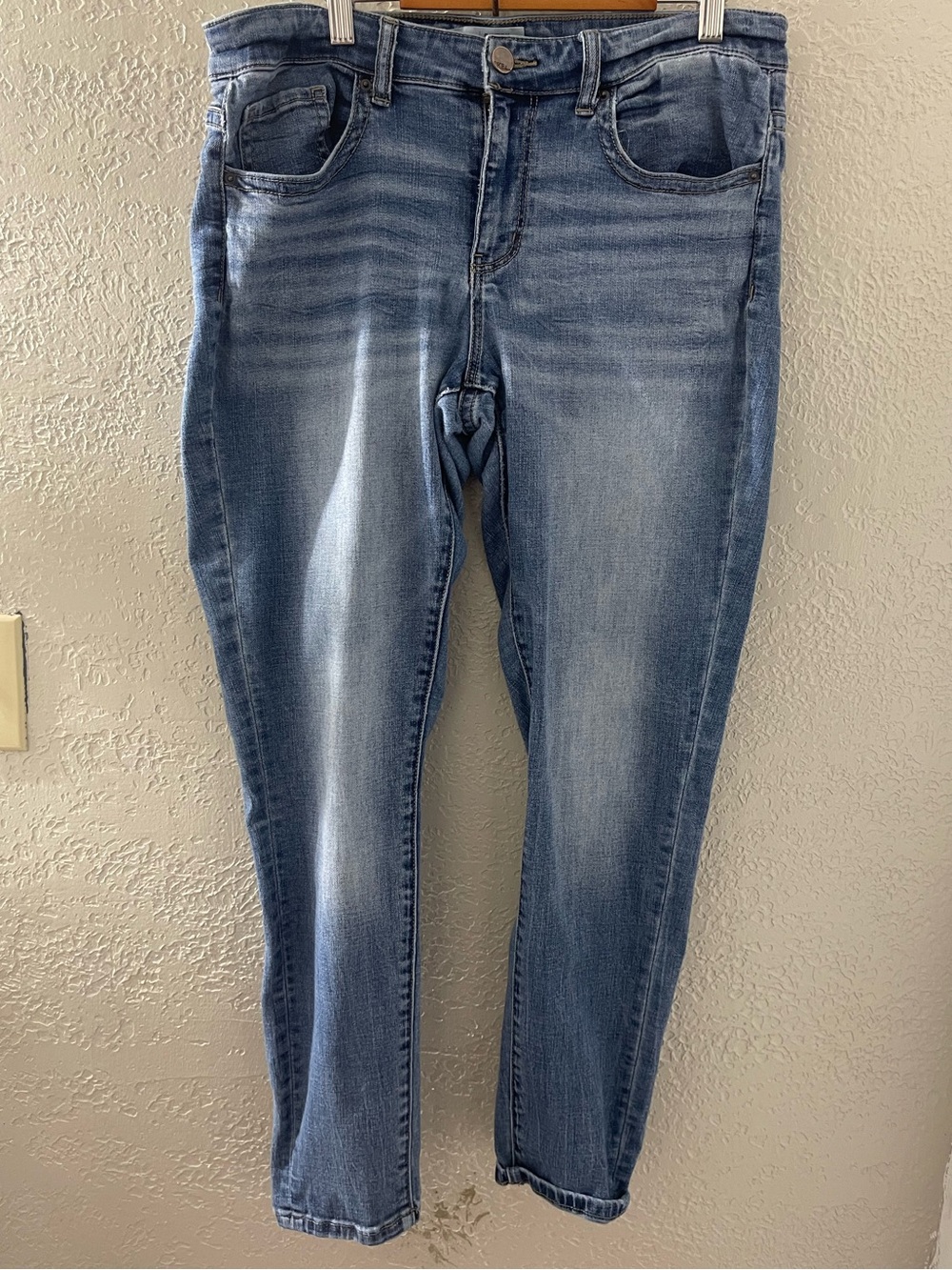Y2K BKE Women’s Light Blue Distressed Mid-Rise Skinny Jeans 30 X 29 1/2